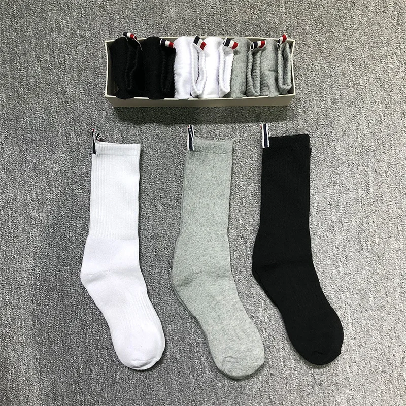 

2021 модные брендовые носки TB THOM для мужчин и женщин, хлопковые однотонные повседневные короткие носки, спортивные носки средней длины, 3 пары