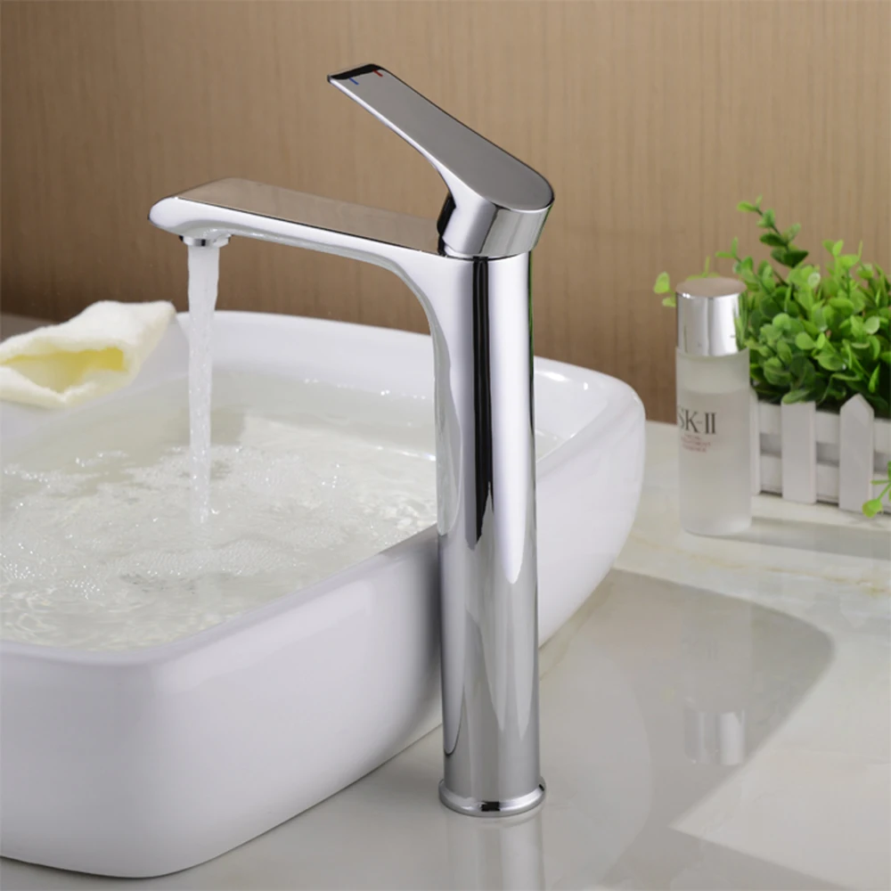 Смеситель горячей и холодной воды латунный для ванной комнаты с одной головкой