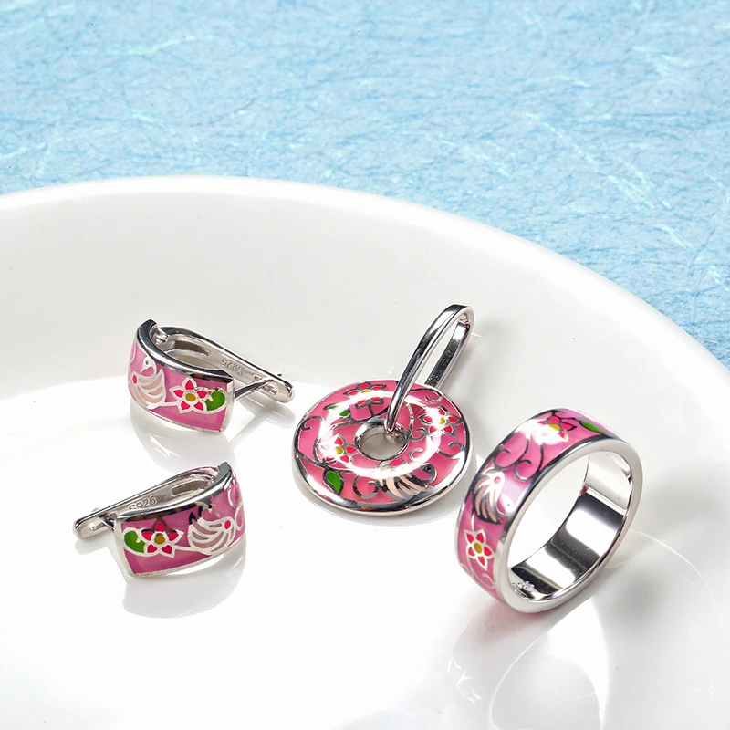 

Женский ювелирный комплект из кольца и кольца, из серебра 925 пробы