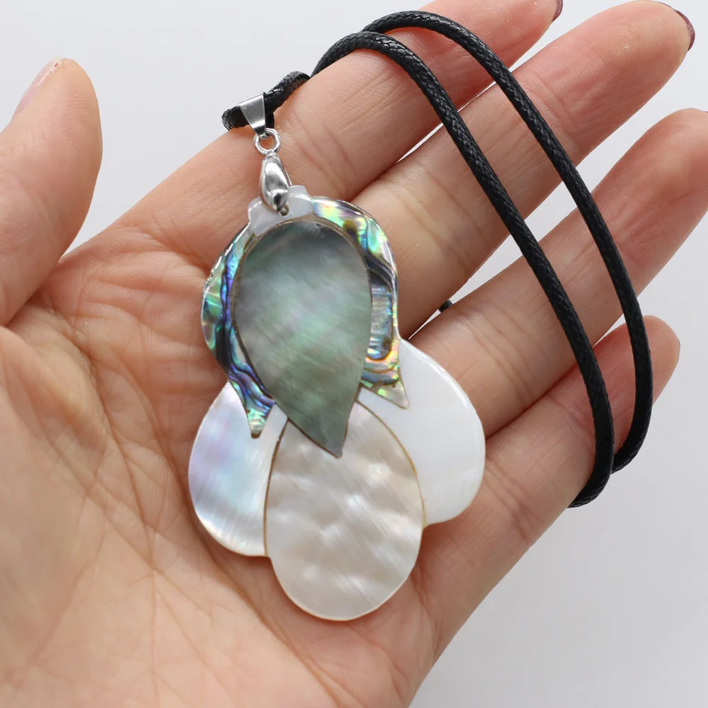 

Natural Mother of Pearl Shell Necklace with Cute Insect Shape Pendant Necklaces for Women Men Leather Rope Chain Choker Jewelry