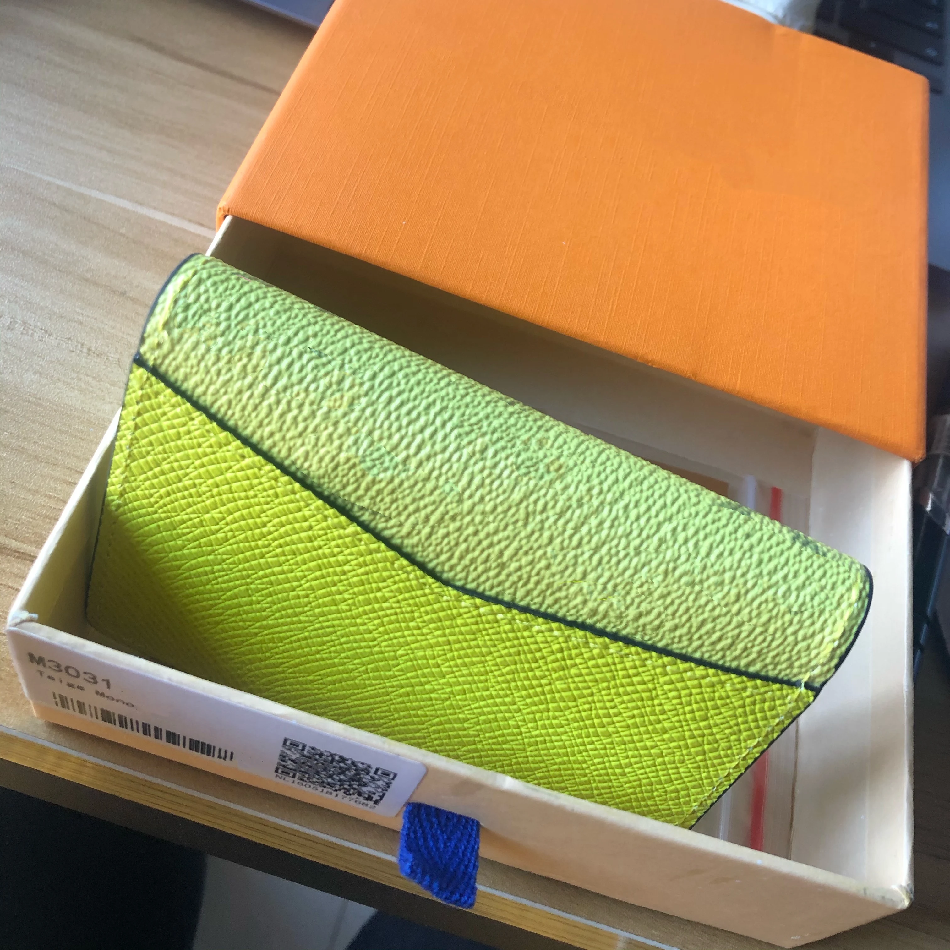 

Luxury leather card holder high quality fine workmanship original leather