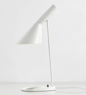 White Table lamps Настольная лампа в скандинавском стиле, ретро креативная личность, простая современная детская спальня, прикроватная лампа, лампа для учебы - Цвет абажура: White Table lamps