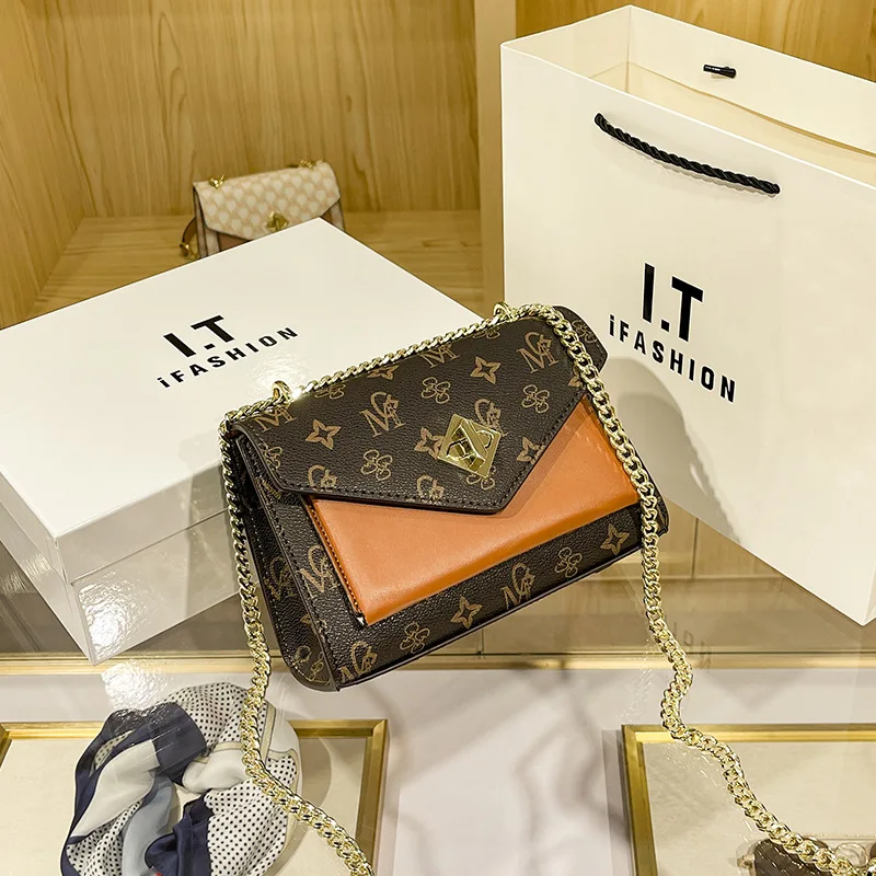 2020 Brand Women Bags Luxury HandbagsMessenger Bags Cover Rivet Bag Girls Fashion Shoulder Bag Ladies Leather Handbags