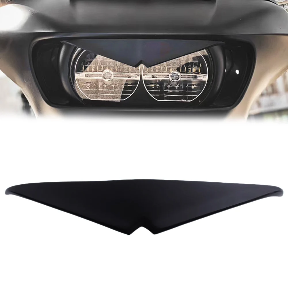 Moto Batwing faro sopracciglio palpebra adesivo faro punta superiore Accent Trim copertura visiera per Harley Road Glides FLTRK 15 +