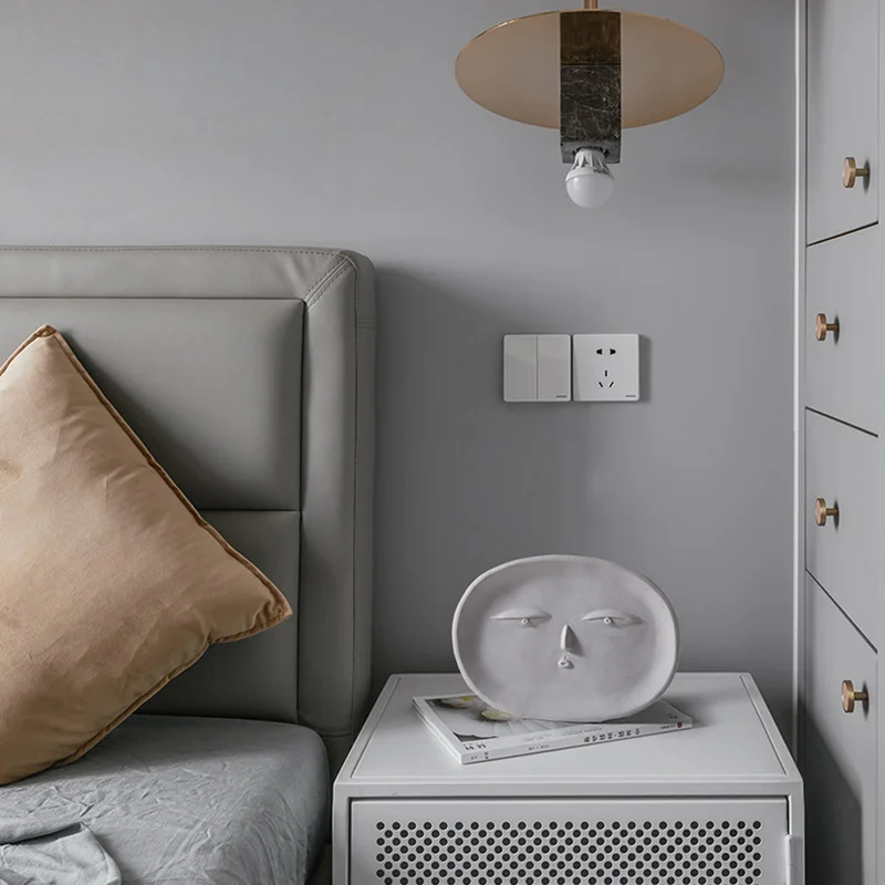 

Nordic Style Dried Flower Vases Ceramic Decoration Abstract Human Face Creative Display Room Modern Ceramic Crafts Ornaments