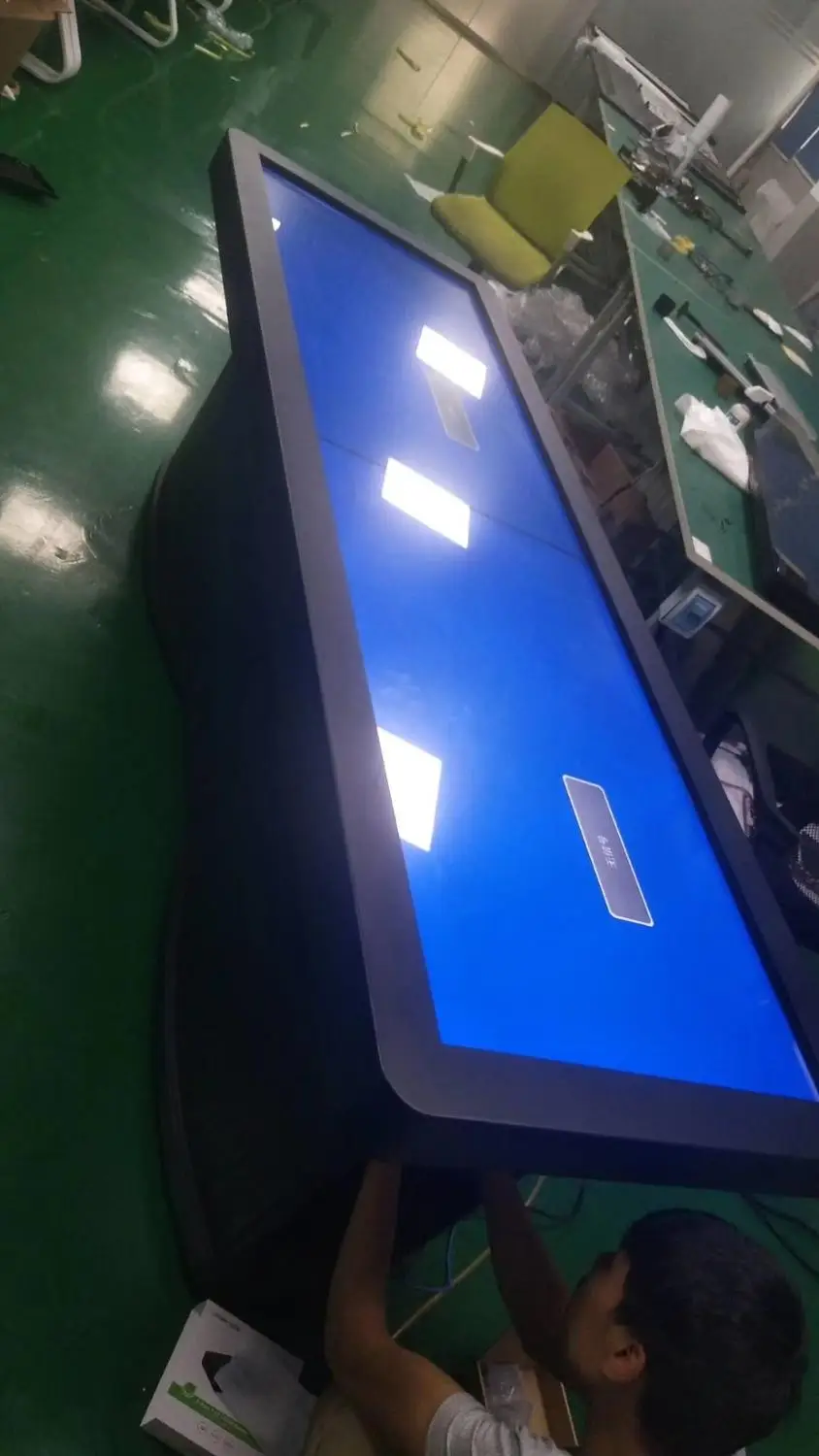 Игровая машина 65 дюймов цифровая вывеска ЖК сенсорный экран интерактивная