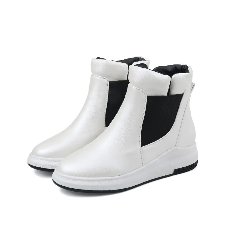 Европейцы и американцы большого размера делают снежные сапоги с круглой