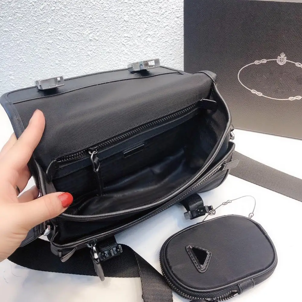 

Messenger shoulder bag New product with logo, fashion trend, versatile unisex, large capacity canvas, three-in-one