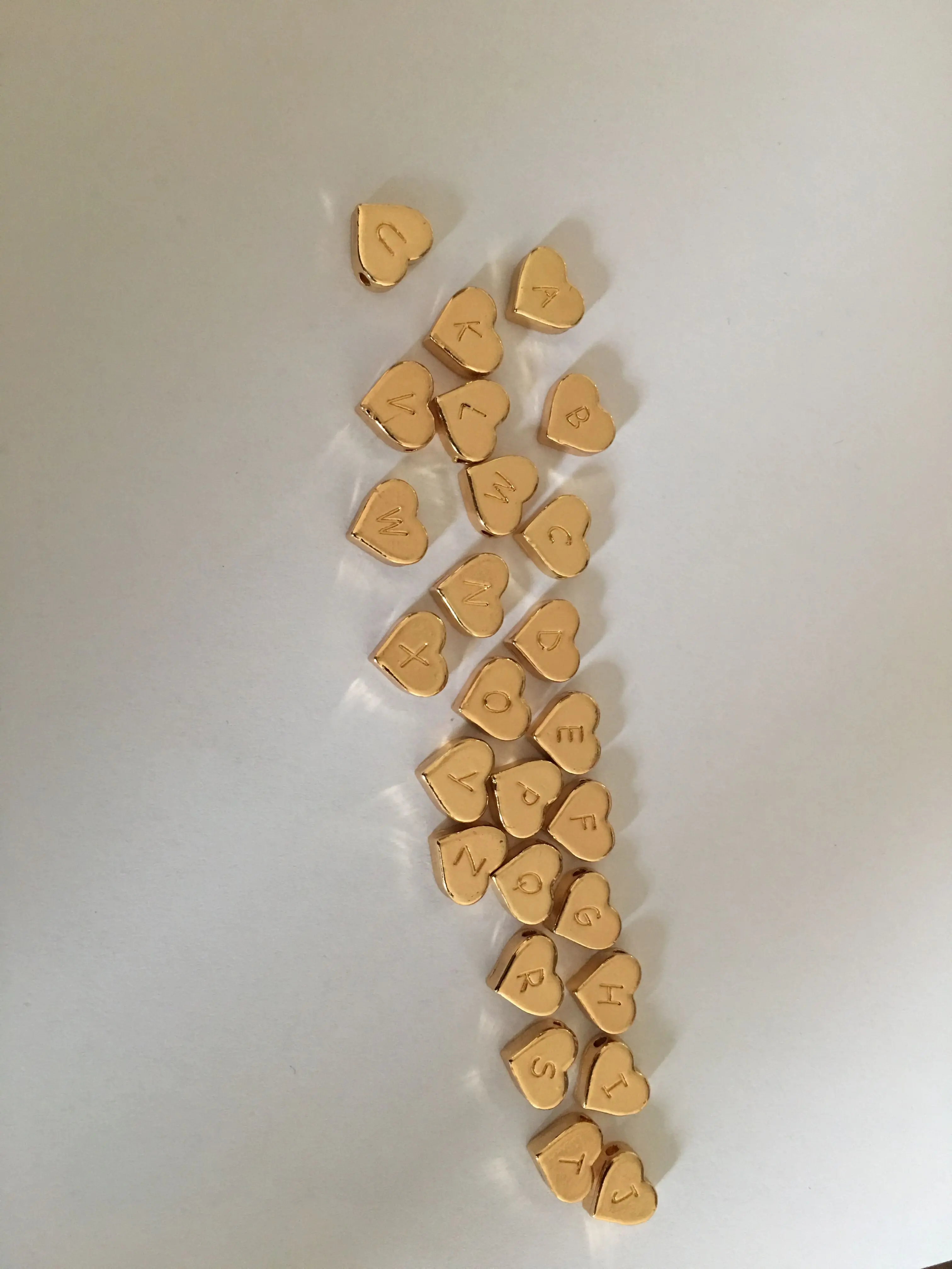 Gold 130 шт./лот из сплава, в форме сердца 26 Алфавит английские буквы начальные амулеты DIY металлические ювелирные изделия - Окраска металла: Gold
