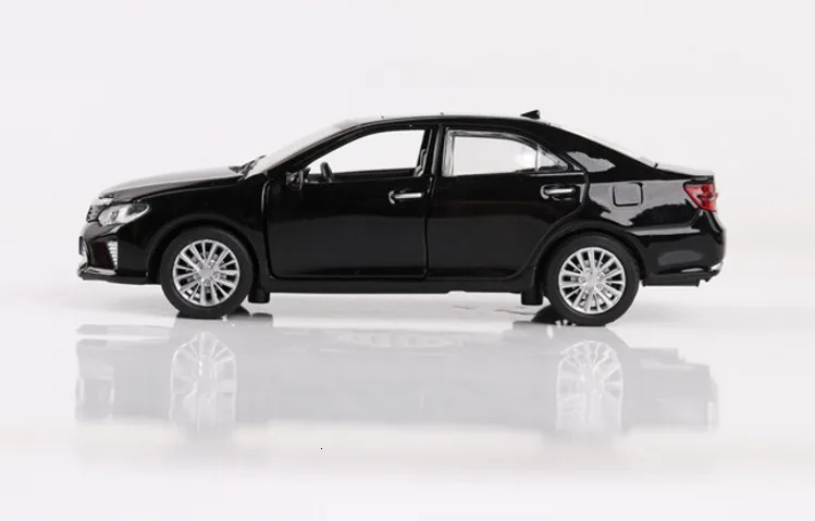 1/32 Toyota Camry, металлическая модель автомобиля, литая под давлением модель автомобиля, Игрушечная модель автомобиля со звуком, светильник, игрушки для детей