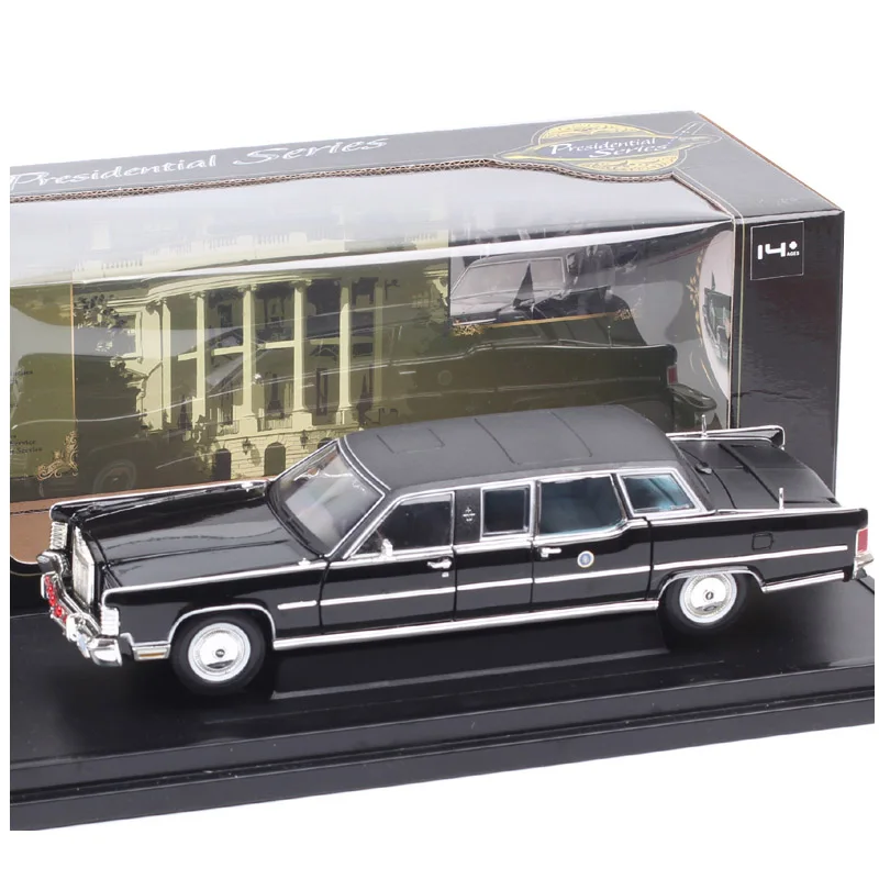 

1/24 Scale Classic Big Road Signature 1972 Lincoln Continental Limousine Ronald Reagan Parade Car Model Diecast Toy Flags Lucky