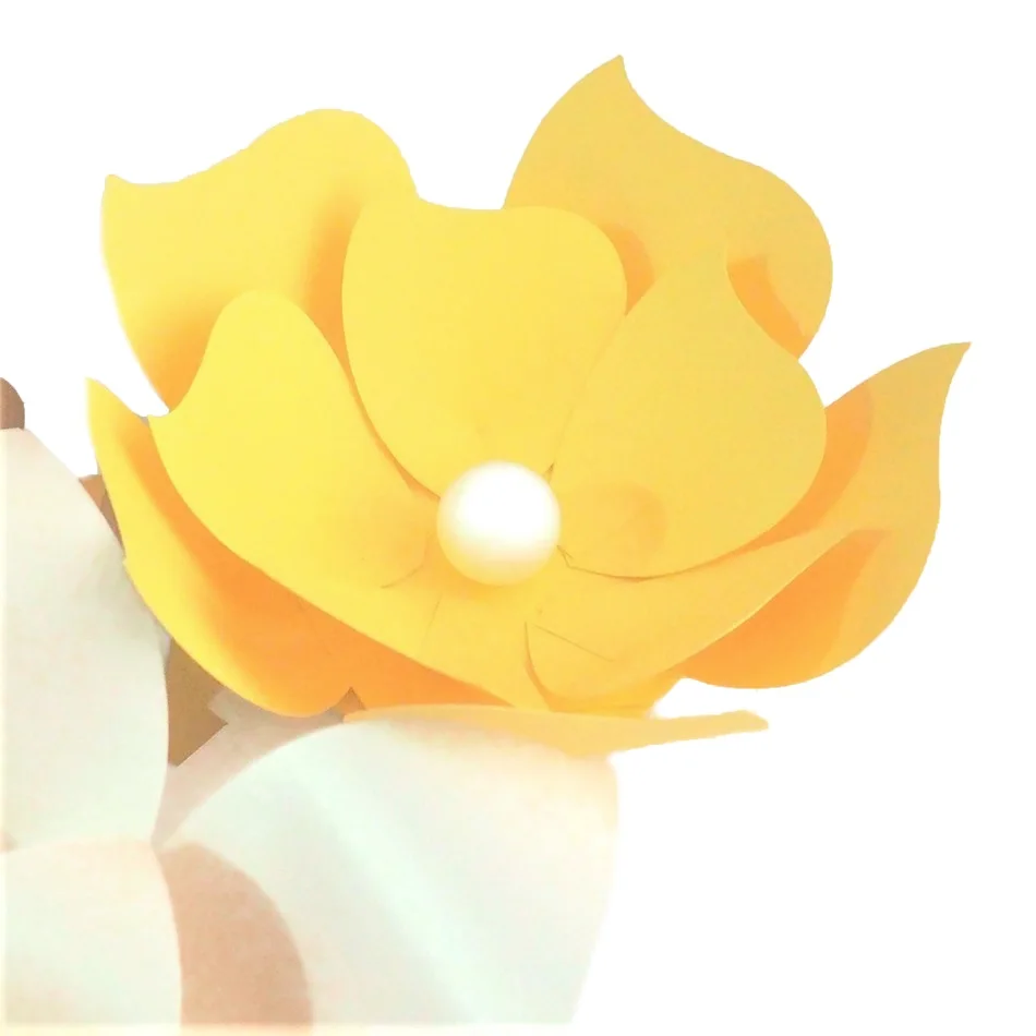 Ручная работа украшено желтыми легко Сделано DIY Бумага цветы зеленые листья 4