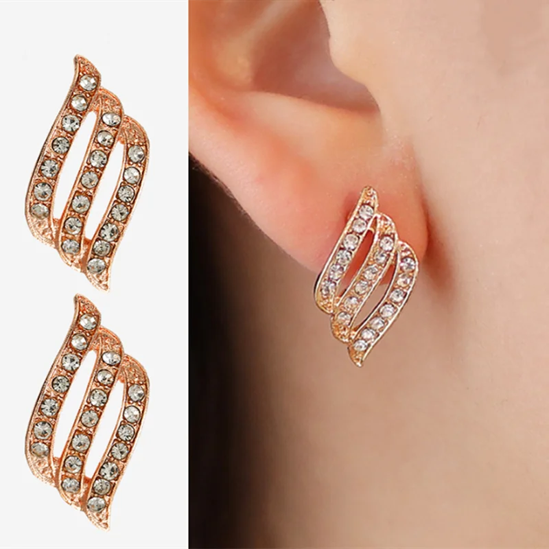 

Crystal Flower Stud Earrings for Women Fashion Jewelry Gold color Rhinestones Earrings Modern Jewelry Gift