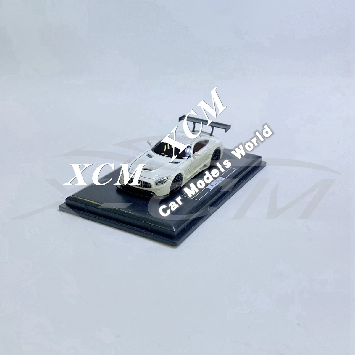 Полимерная модель автомобиля Avan Style A M G GT 3 1:87 (белый) |