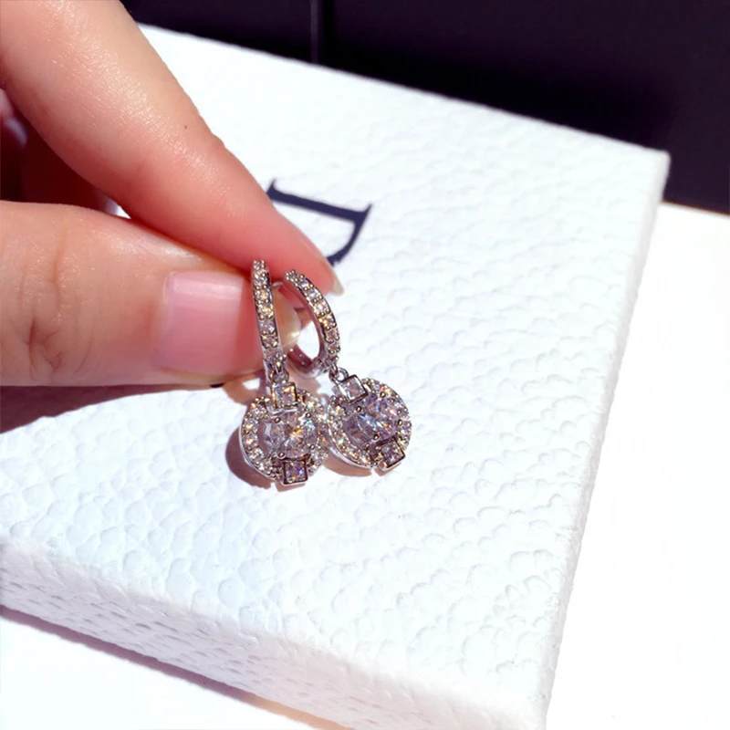 

Женские серьги из серебра 925 пробы с круглыми кристаллами