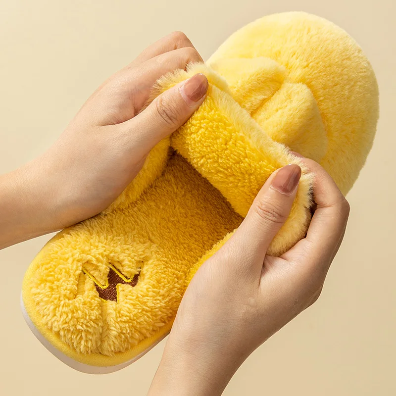 

Winter Cute Cartoon Women Slippers Warm Plush Slip On Flat Female Soft Shoes Ladies Comfortable Home Shoe 2020 Size 45