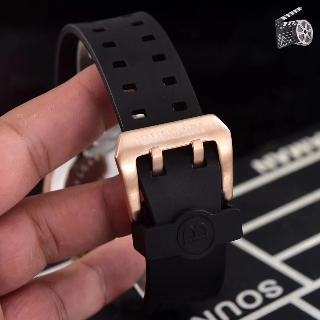 

Classic New Men Rose Gold Daydate Stainless Steel Japanese Quartz Chronograph Sapphire Glass Watches Black Blue Rubber AAA+