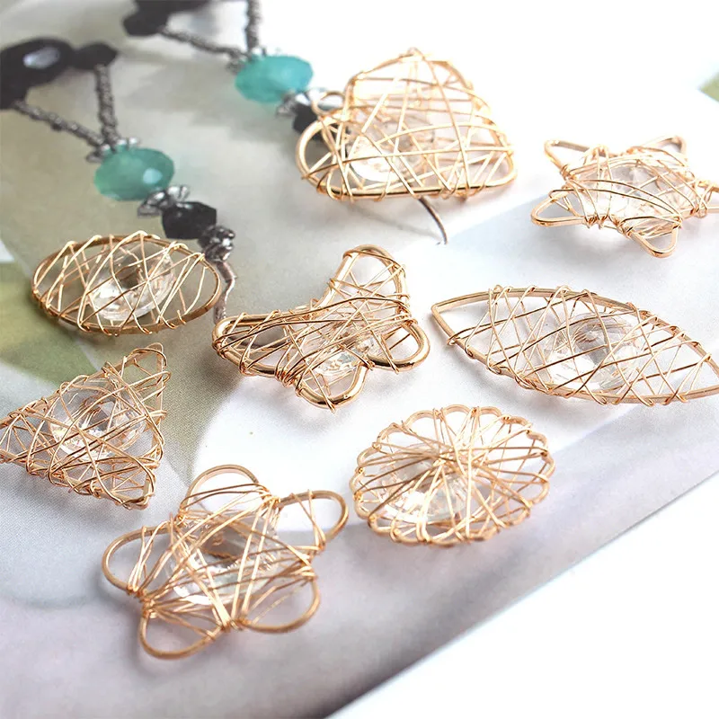 Новинка серьги-гвоздики с медной проволокой и подвеской в виде бабочки