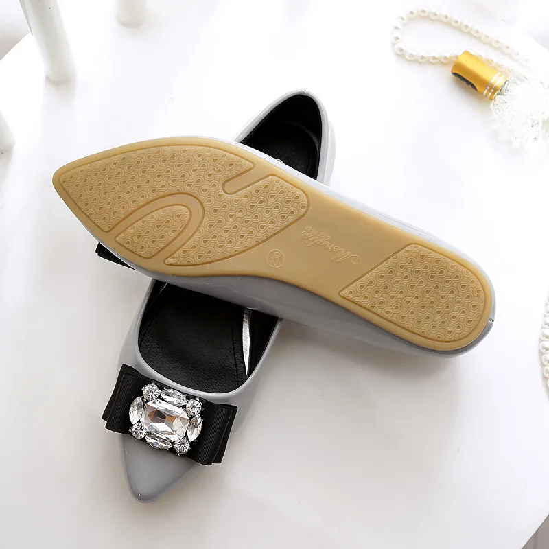

HOVINGEFashion Women Flats Ballet Shoes Bling Crystal Pointed Toe Flats Shoes Elegant Comfortable Ladies Shiny Shoes