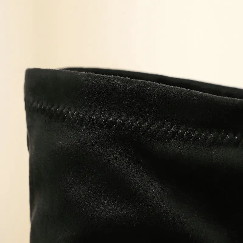 Женские ботфорты с острым носком черные синие винные Сапоги выше колена из флока