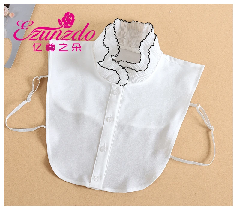 Женская блузка с отложным воротником воротник-обманка белого и черного цвета |