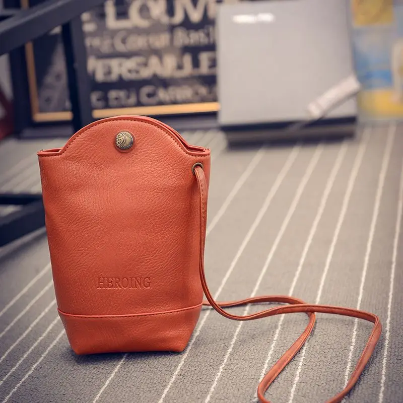 

Women Retro PU Shoulder Phone Bag 2021 European And American Simple Fashion Diagonal Water Bottle Bag