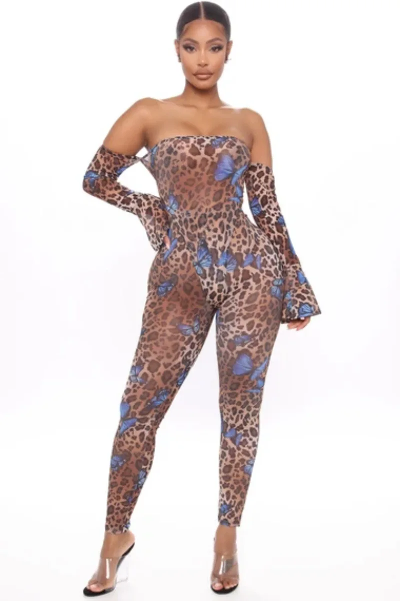 Боди и брюки с леопардовым принтом открытыми плечами| |