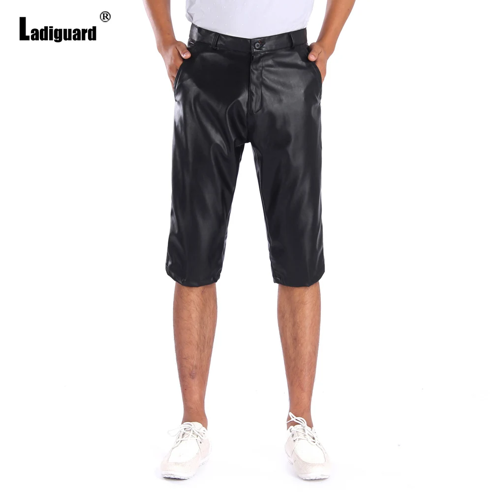 Men's Faxu Pu Leather Shorts Punk Style Fashion Zipper Pockets Knee Length Pants 2022 Summer New Sexy Imitation leather Shorts