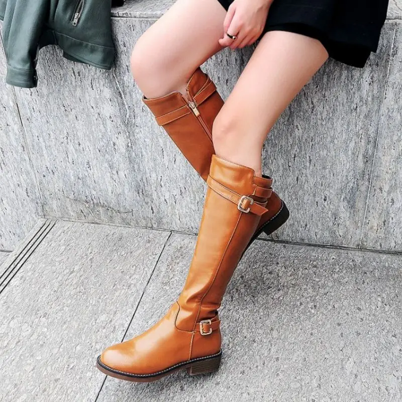Taoffen/2020 зимние женские ботинки до колена с пряжкой на низком каблуке и молнии