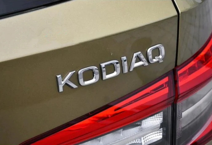 1 шт. 3D ABS высокое качество KODIAQ Автомобильная буква задняя зеркальная эмблема