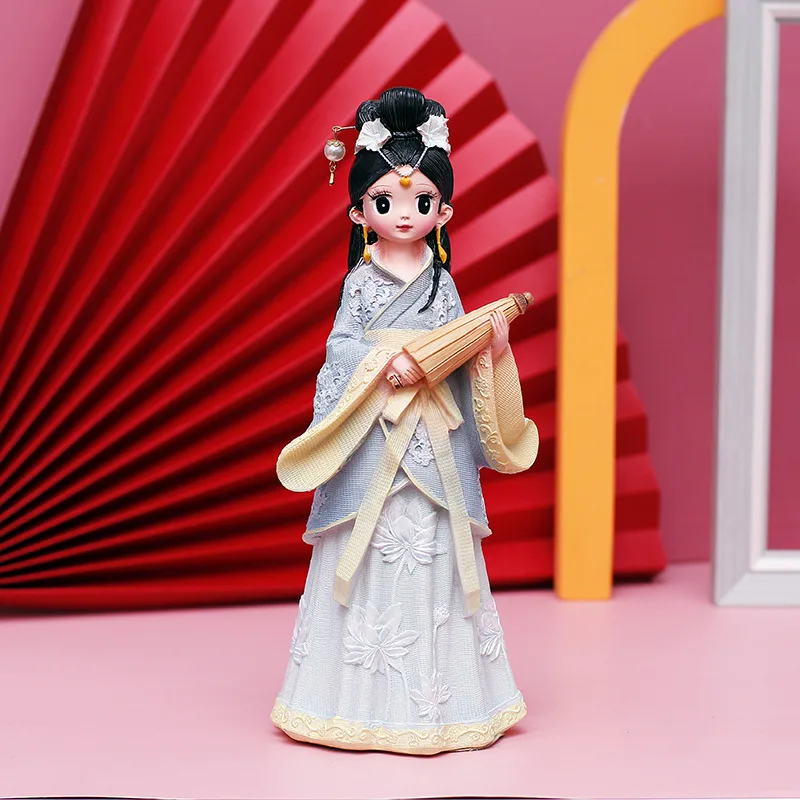 

Миниатюрная фигурка принцессы из смолы