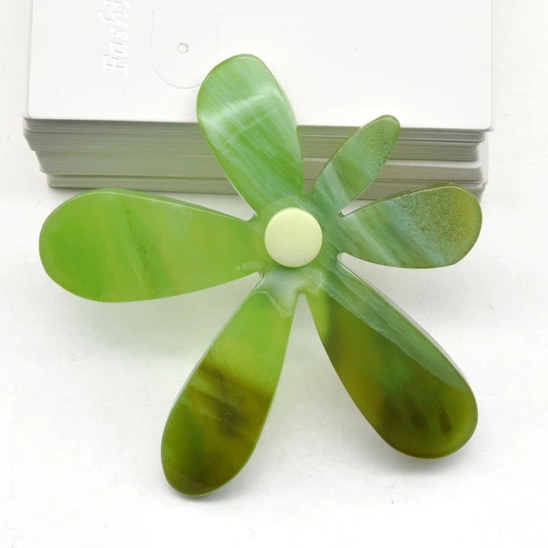

Acrylic Plant Flower Brooches For Women Chunky Fashion Breast Pins
