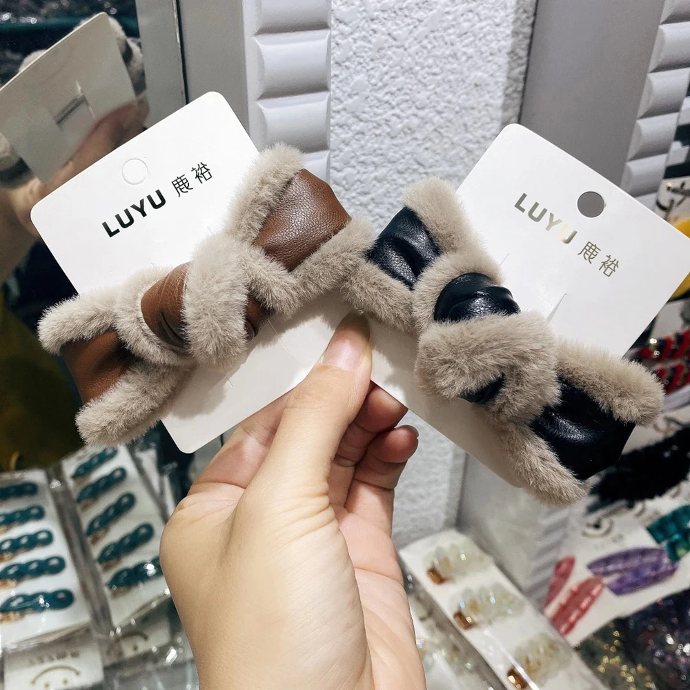 

1PCS PU Leather Hairclips Womens Girls Bow Nice Sweet Hair Side Clip Cute Solid Hair Accessaries For Children Simple Barrettes