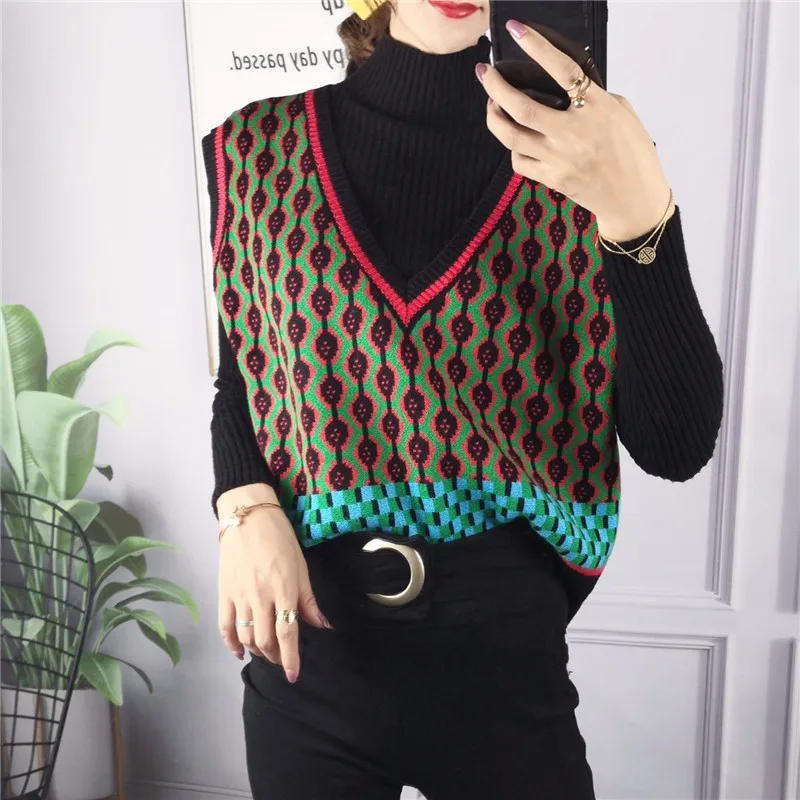 

Жилет женский клетчатый свободного покроя с геометрическим рисунком