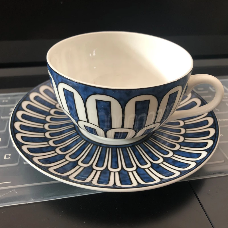 Кофейные чашки из костяного фарфора с блюдцами Высококачественная Европейская