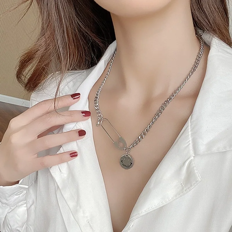 

Titanium steel pin necklace female tide net red ins hip-hop smiley thick chain clavicle chain does not fade accessories