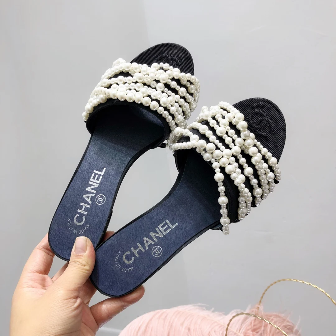 

2021 new luxury CC13 designer fashion ladies slippers high heel sandals ladies casual shoes