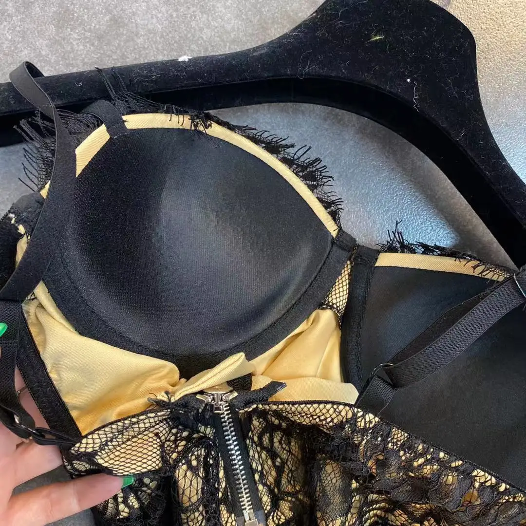 

ZCSMLL 2021 spring three-dimensional chest pad sexy lace waist temperament small woman with a camisole