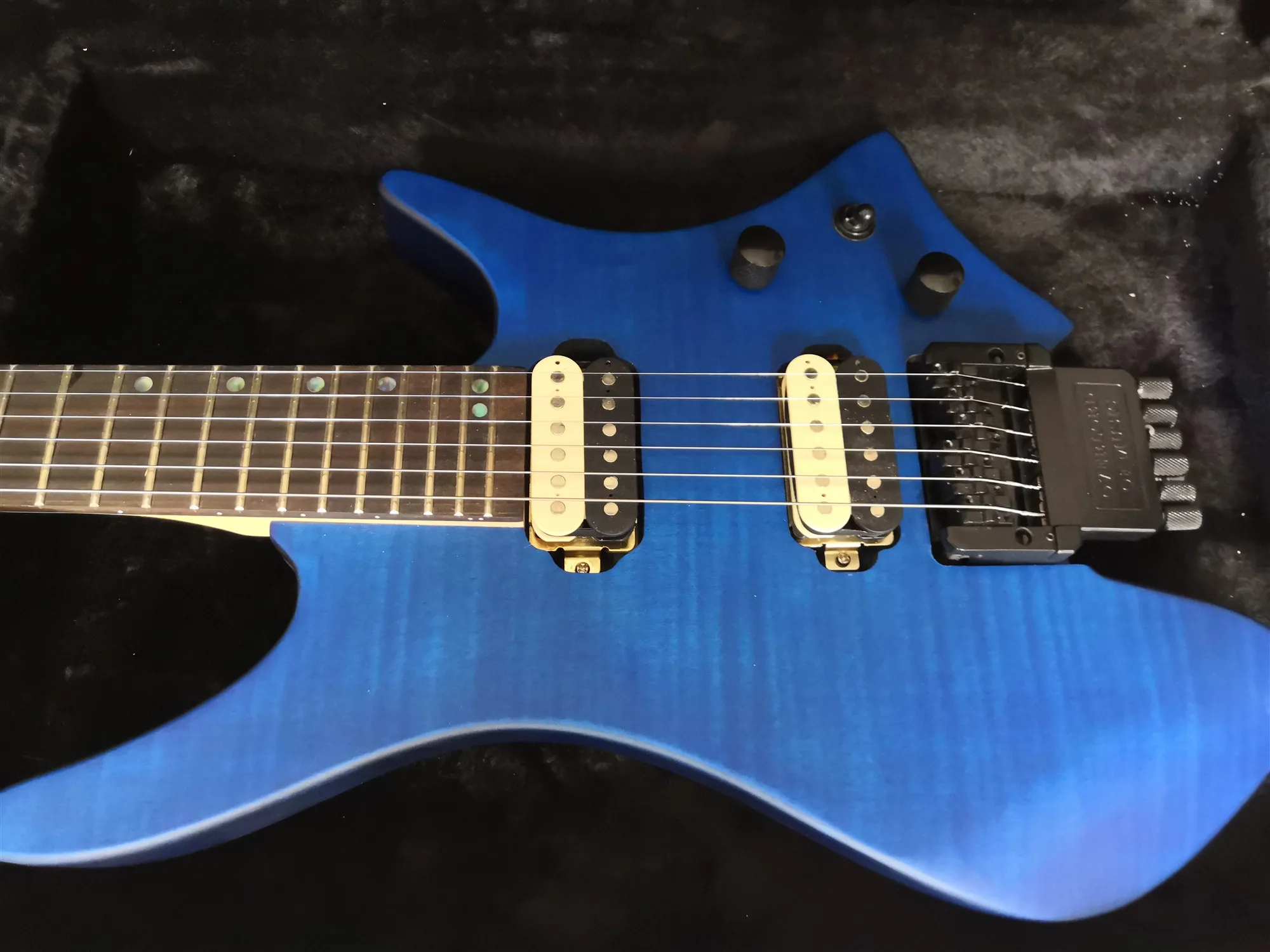 Электрогитара без головки грифа глянцевая отделка Синий взрыв 24 лада Безголовый