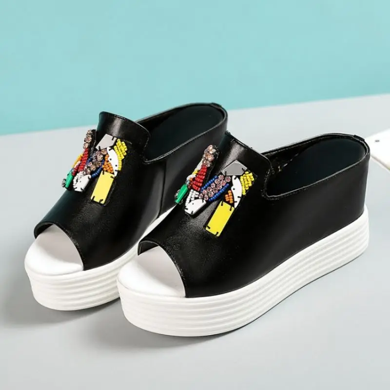 CoolCept/женская летняя обувь Босоножки на танкетке из натуральной кожи с принтом