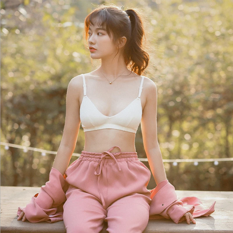 Женский бюстгальтер пуш ап бесшовный эластичный с треугольной чашечкой без