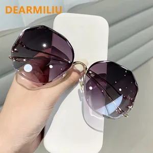 DEARMILIU 2022 Fashion Tea Gradient Sunglasses Women Ocean Water Cut Trimmed Lens Metal Curved Templ