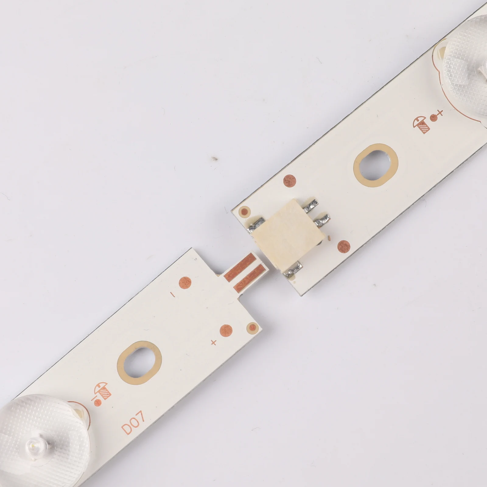 

LED backlight strip(14)for 55PFF5701 55PUS6501 GJ-2K16-550-D714-V4-R L S1 55PUH6101 55PUS6581 55PUS6561 55PUS6101 01N32 01N31