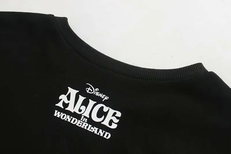 Disney Стильная Милая Алиса в стране чудес мультфильм цветочный принт Черная футболка с круглым вырезом пуловер Модные женские свободные топы с длинным рукавом