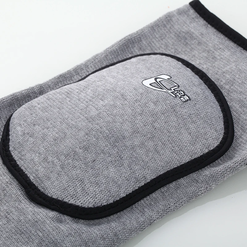 1 пара боковых наколенников из лайкры которые сохраняют тепло защищают