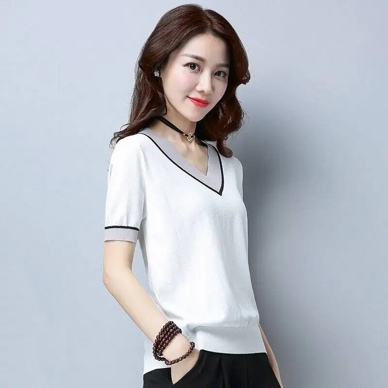 

2020 summer new ice silk short sleeve T-shirt women's V-neck loose and versatile T-Shirt Large half sleeve top bottom coat
