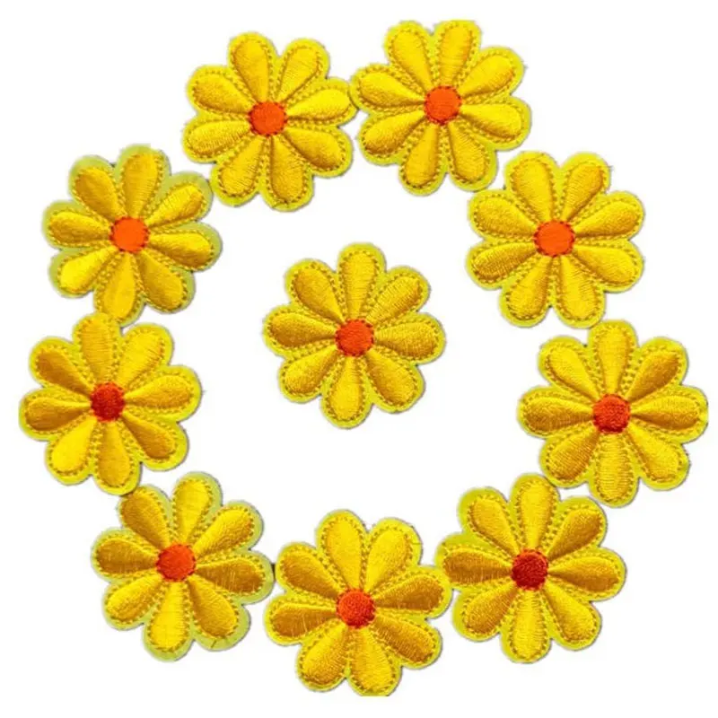 

Small Daisies Flower Embroidered Patches for Clothing Thermoadhesive Badges Patch Thermal Stickers for Fabric Clothes Appliques