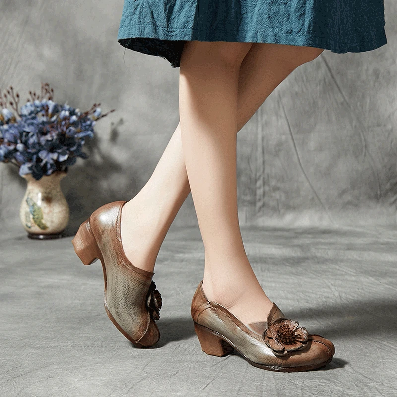 Женские кожаные туфли лодочки на высоком массивном каблуке весенние в стиле