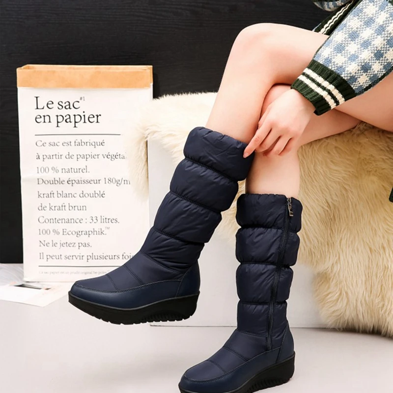 REAVE CAT/Большие размеры 35-44, новые зимние сапоги женские теплые водонепроницаемые сапоги на хлопковом пуху сапоги до середины икры на меху на платформе цвет черный, белый, синий