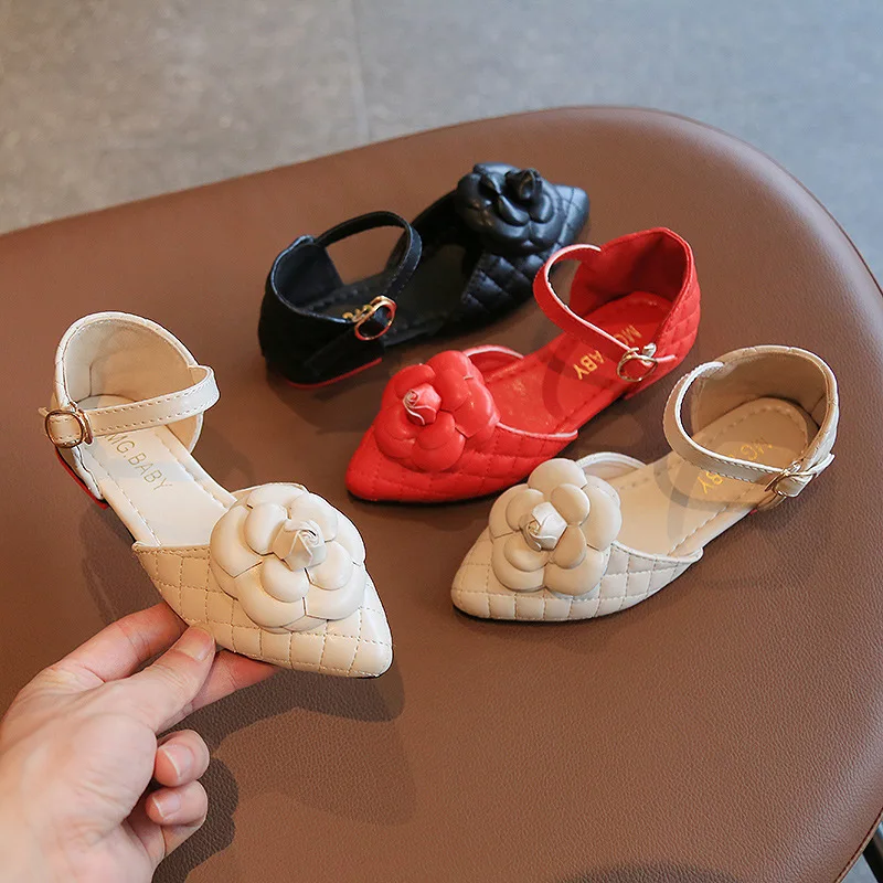 

Кожаные туфли для девочек, новинка весны 2022, детская обувь принцессы с острым носком и цветком Baotou, сандалии для детей среднего и большого во...